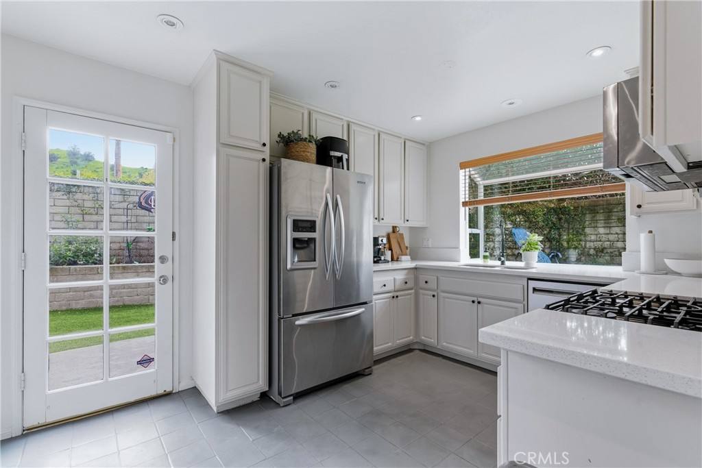 Apartment for rent at 4302 Oak Glen St, Calabasas, CA 91302