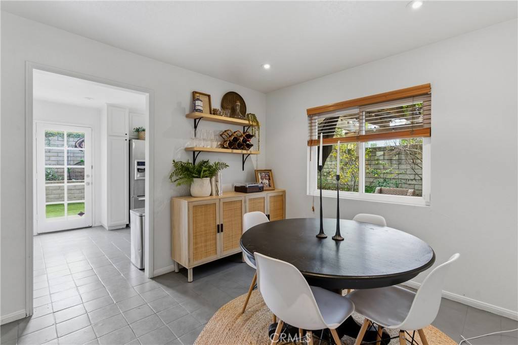 Apartment for rent at 4302 Oak Glen St, Calabasas, CA 91302
