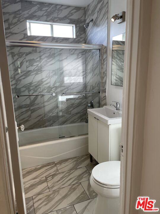 Apartment for rent at 368 N Genesee Ave #368-2, Los Angeles, CA 90036