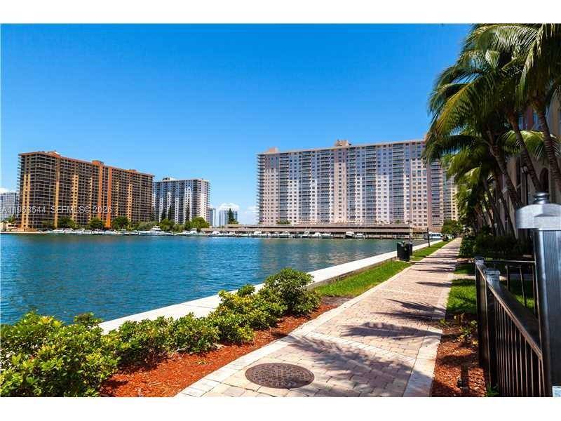 Apartment for rent at 17125 N Bay Rd #3404, North Miami Beach, FL 33160