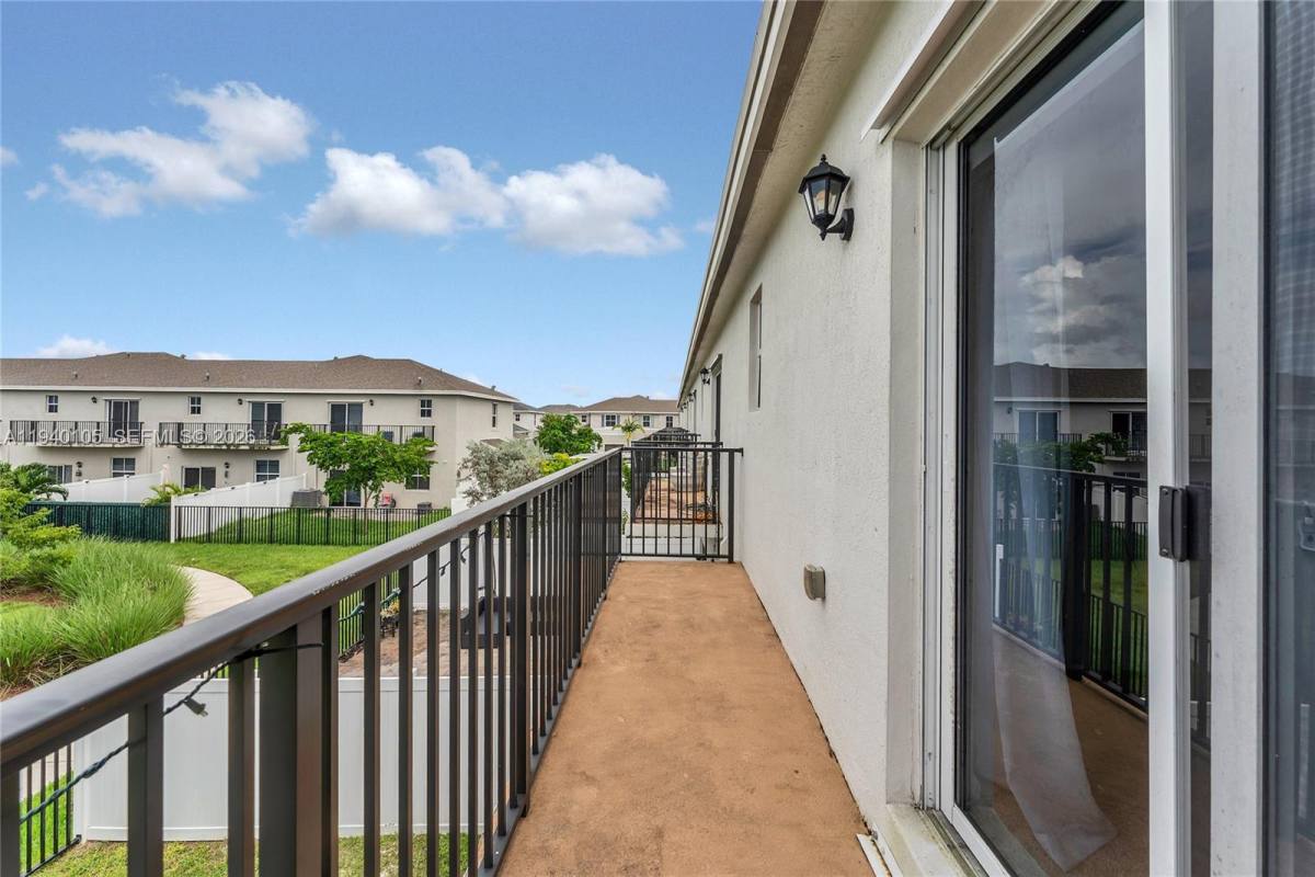 Townhouse for rent at 805 S E 18th St #805, Homestead, FL 33034