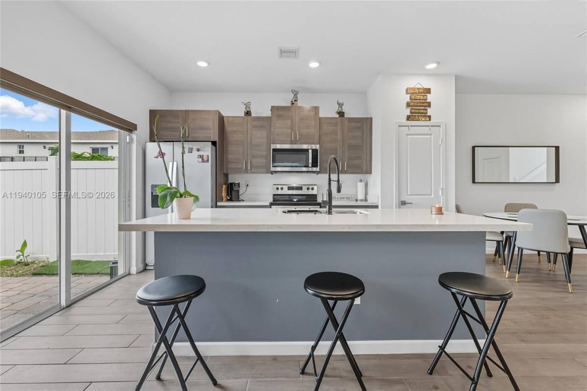 Townhouse for rent at 805 S E 18th St #805, Homestead, FL 33034