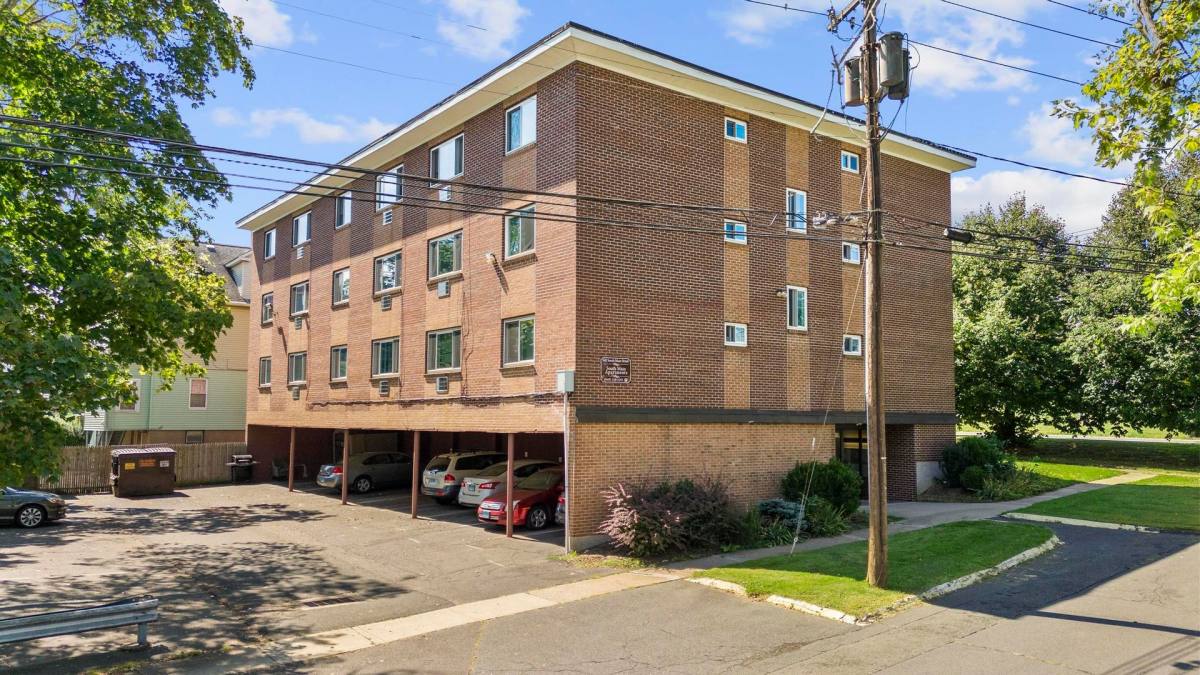 Apartment for rent at 142 S Main St, Middletown, CT 06457