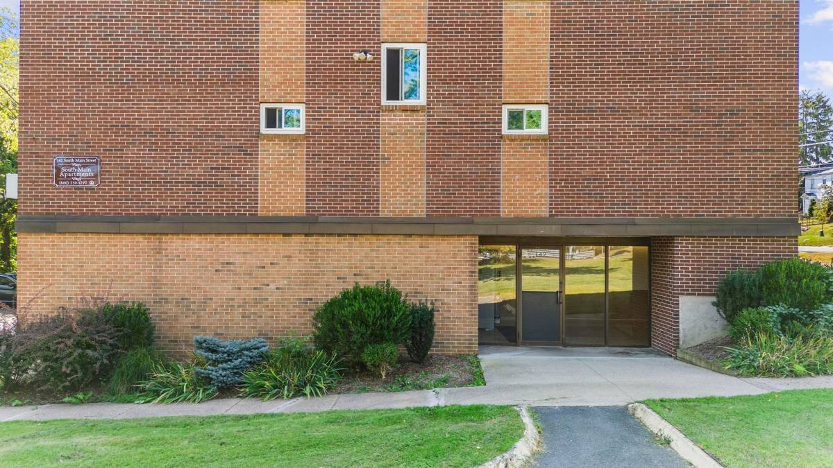Apartment for rent at 142 S Main St, Middletown, CT 06457
