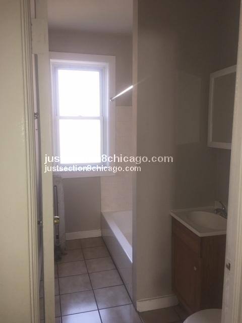 Apartment for rent at 820 E Marquette #1, Chicago, IL 60637
