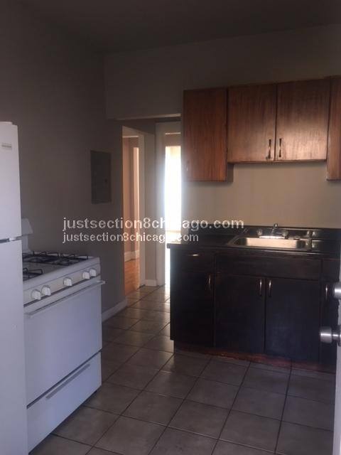 Apartment for rent at 820 E Marquette #1, Chicago, IL 60637