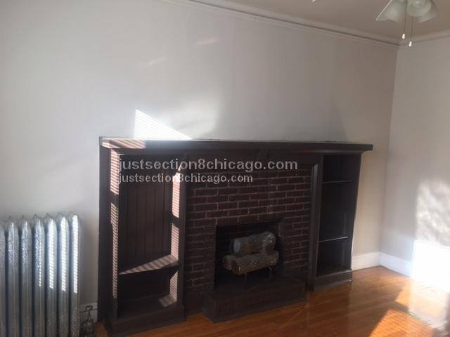 Apartment for rent at 820 E Marquette #1, Chicago, IL 60637