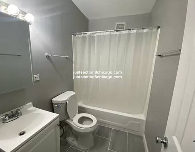 Apartment for rent at 1962 E 71st Place #406, Chicago, IL 60649