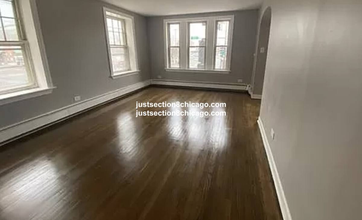 Apartment for rent at 1962 E 71st Place #406, Chicago, IL 60649