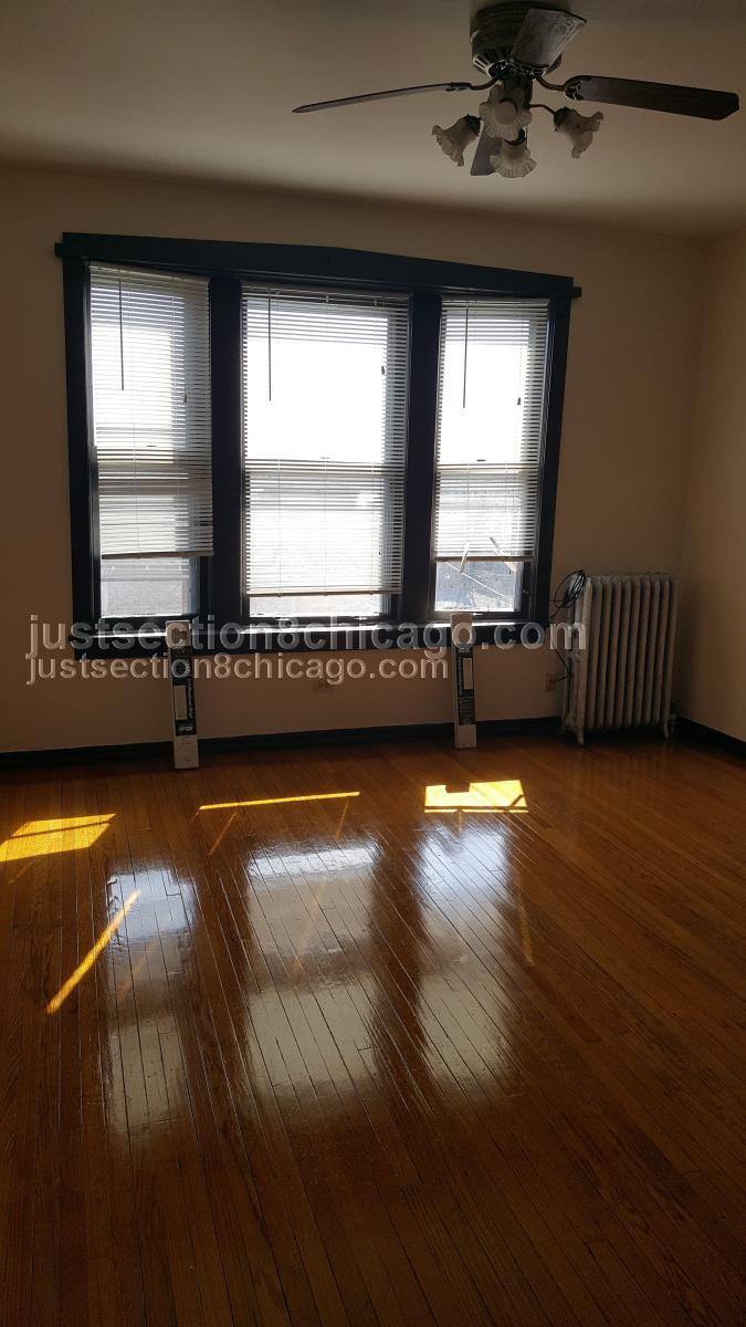 Apartment for rent at 6228 S Eberhart #2, Chicago, IL 60637