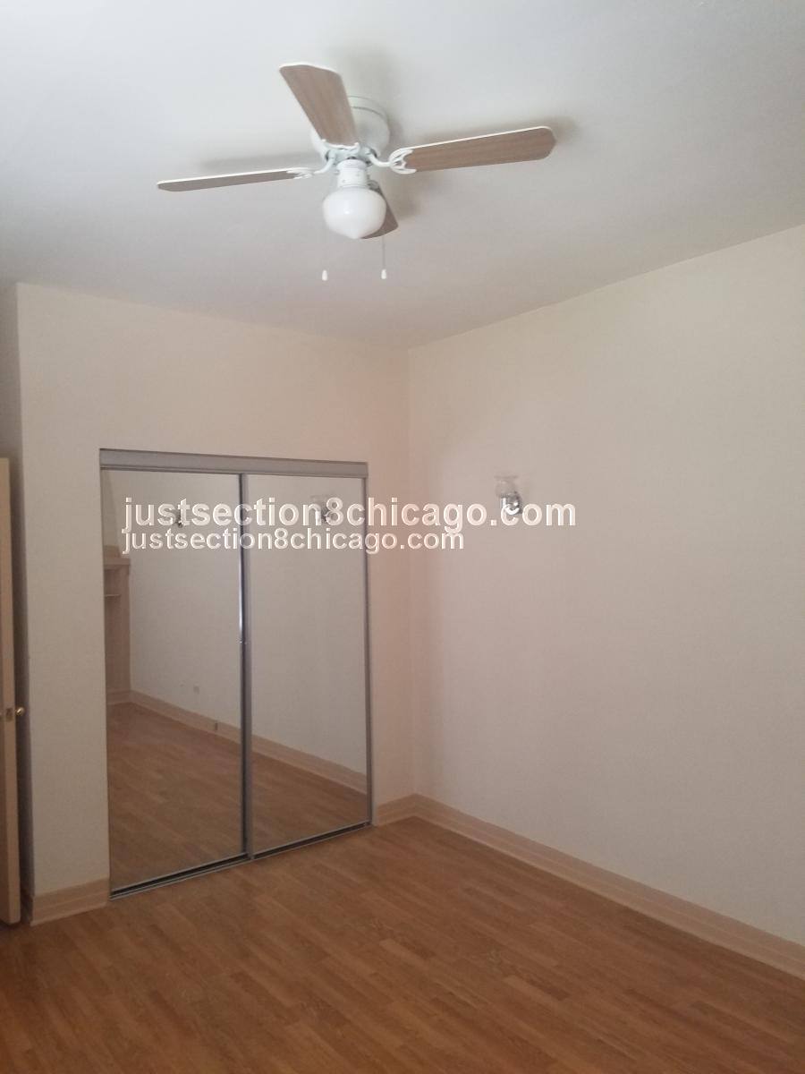 Apartment for rent at 6228 S Eberhart #2, Chicago, IL 60637