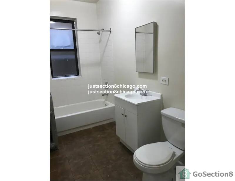 Apartment for rent at 234 N Pine Ave, Chicago, IL 60644