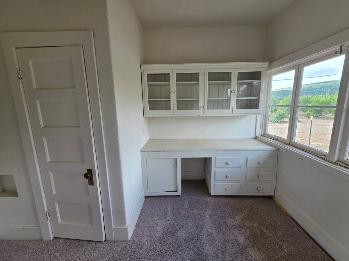 House for rent at 35793 Millwood Dr, Woodlake, CA 93286