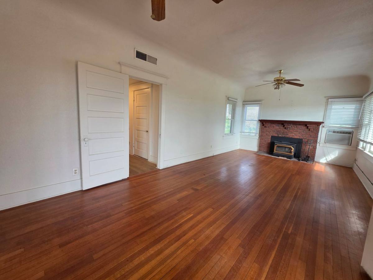 House for rent at 35793 Millwood Dr, Woodlake, CA 93286