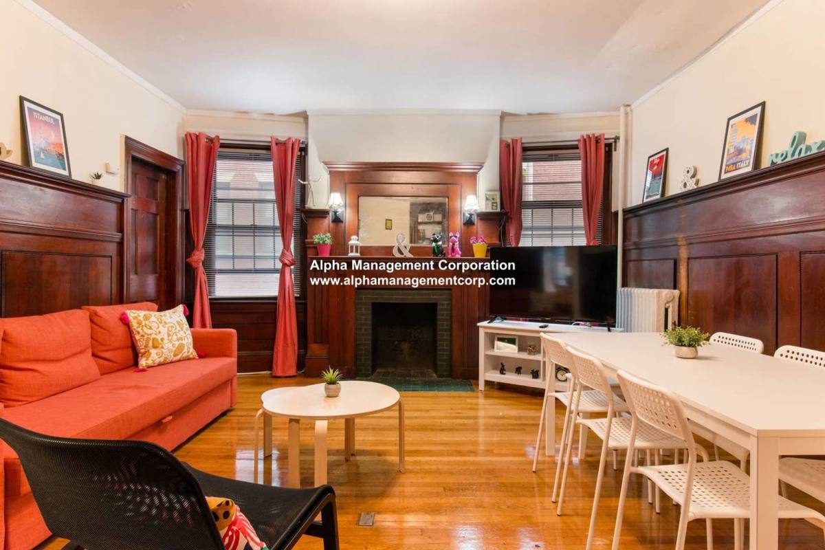 Apartment for rent at 1247 Beacon St #30, Brookline, MA 02446
