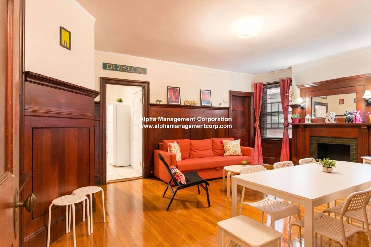 Apartment for rent at 1247 Beacon St #30, Brookline, MA 02446