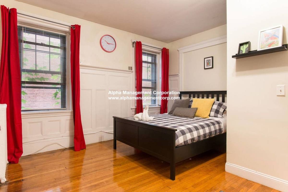 Apartment for rent at 1247 Beacon St #30, Brookline, MA 02446