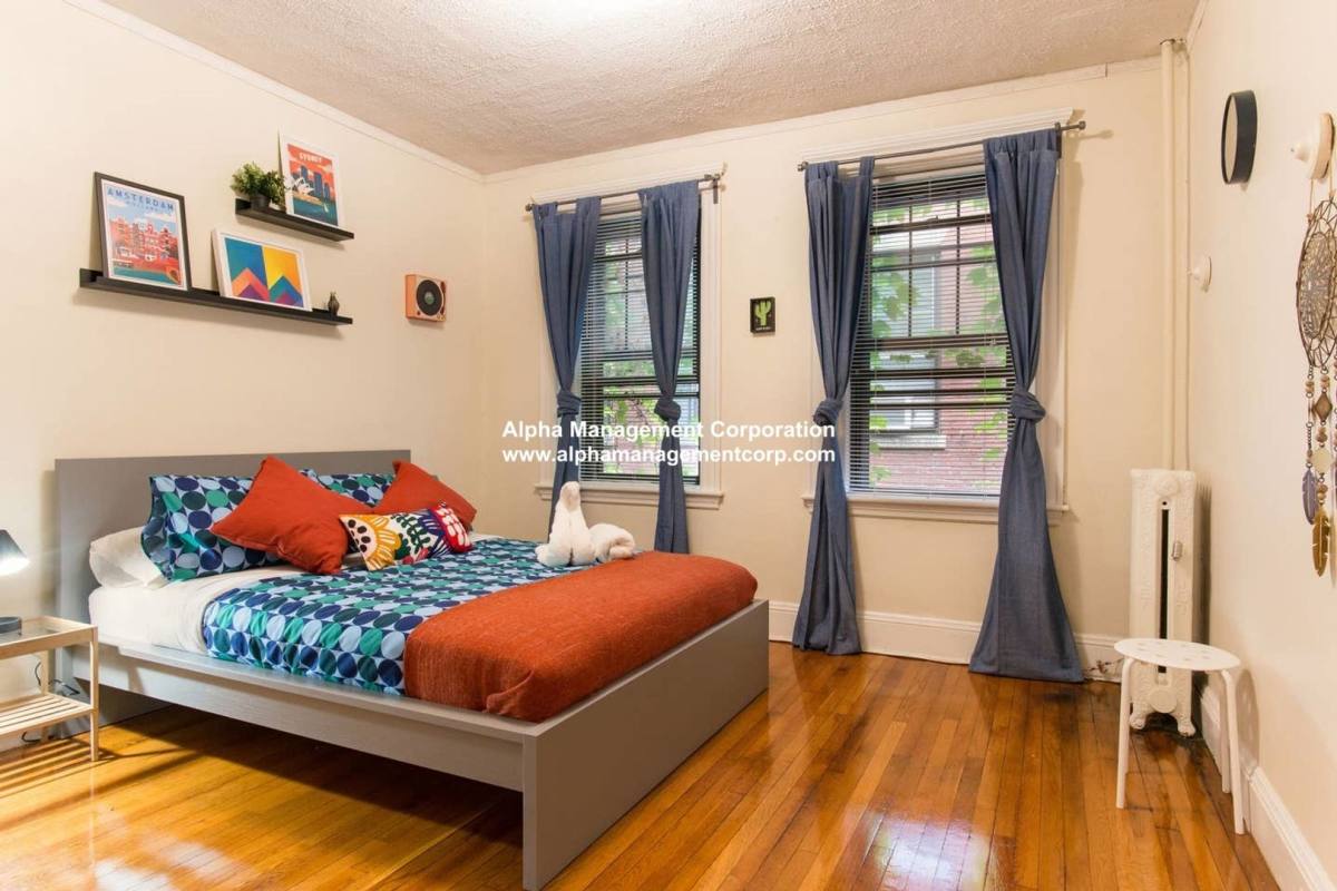 Apartment for rent at 1247 Beacon St #30, Brookline, MA 02446