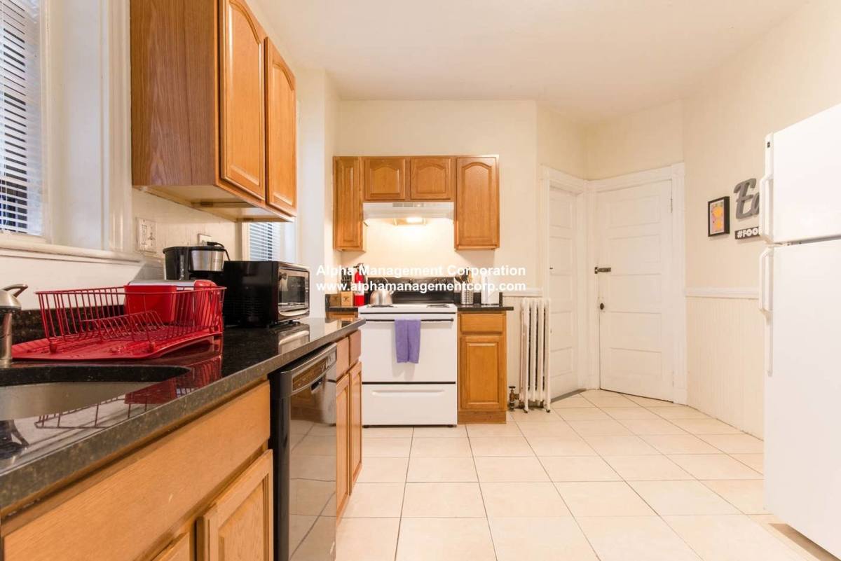 Apartment for rent at 1247 Beacon St #30, Brookline, MA 02446