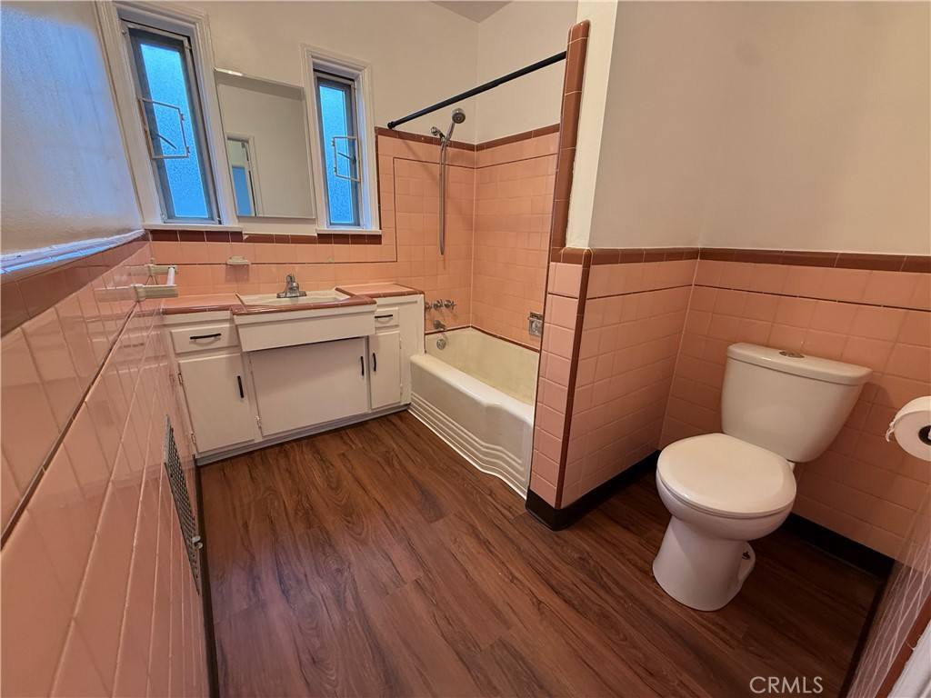 Apartment for rent at 7139 Kittyhawk Ave #71391 2, Los Angeles, CA 90045