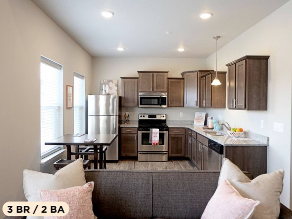 Townhouse for rent at 1360 SE Bishop Dr, Waukee, IA 50263