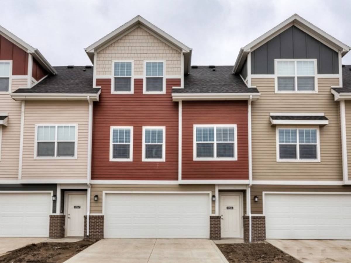 Townhouse for rent at 1360 SE Bishop Dr, Waukee, IA 50263