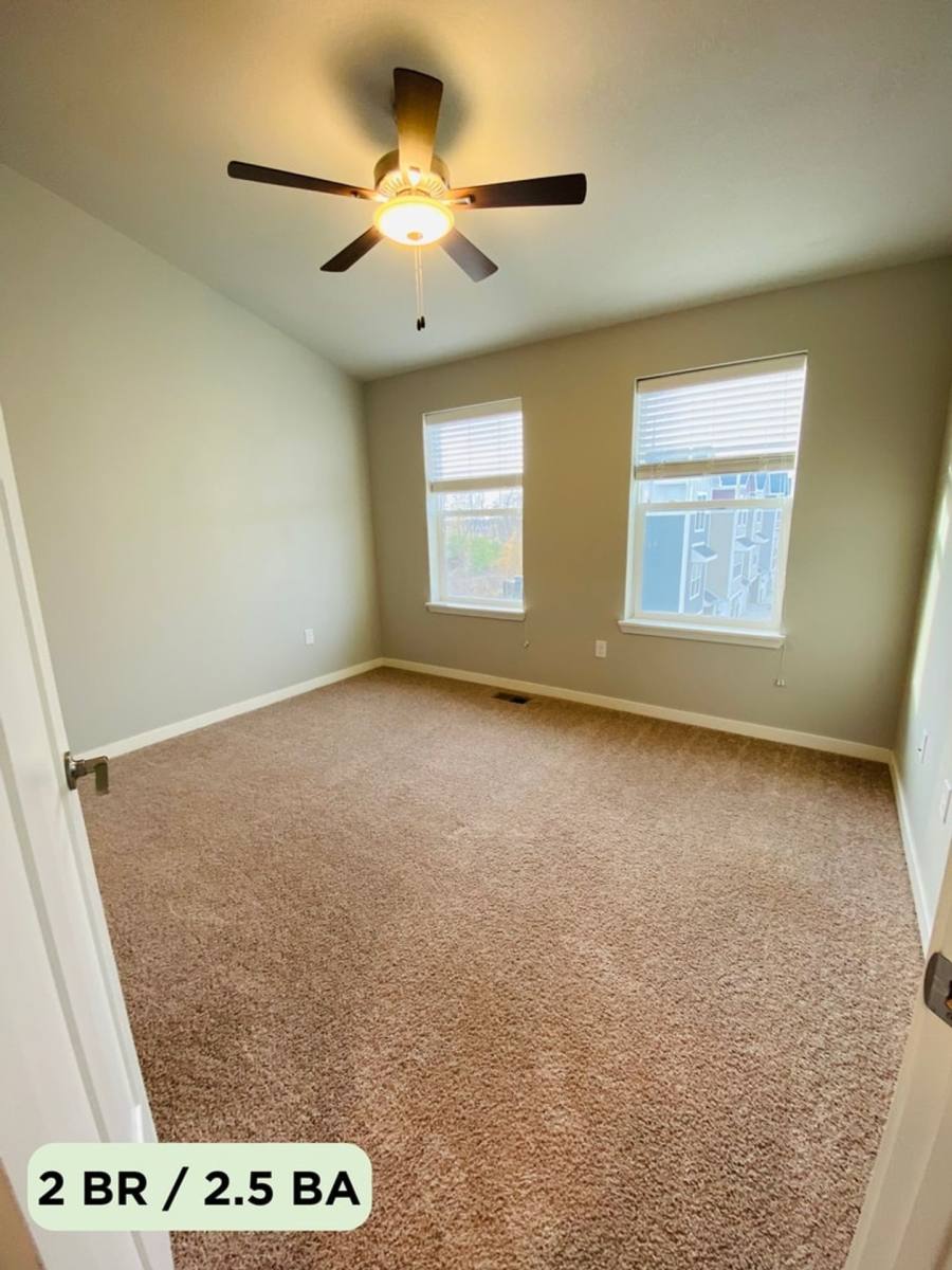 Townhouse for rent at 1422 SE Emerald Dr, Waukee, IA 50263