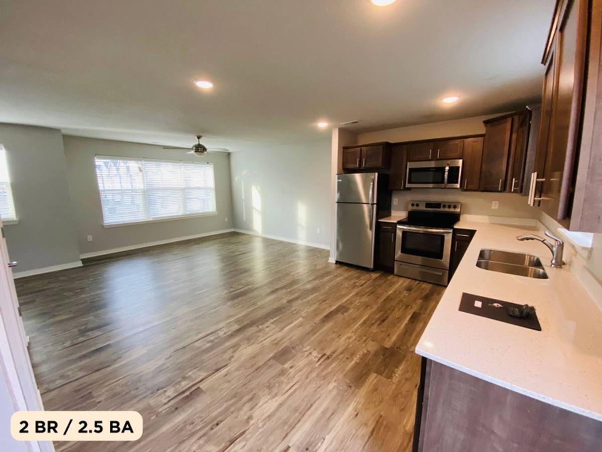 Townhouse for rent at 1422 SE Emerald Dr, Waukee, IA 50263