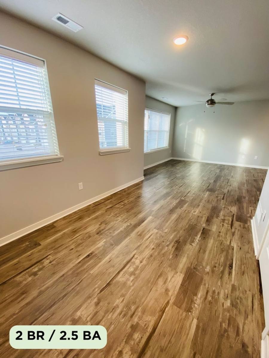 Townhouse for rent at 1422 SE Emerald Dr, Waukee, IA 50263