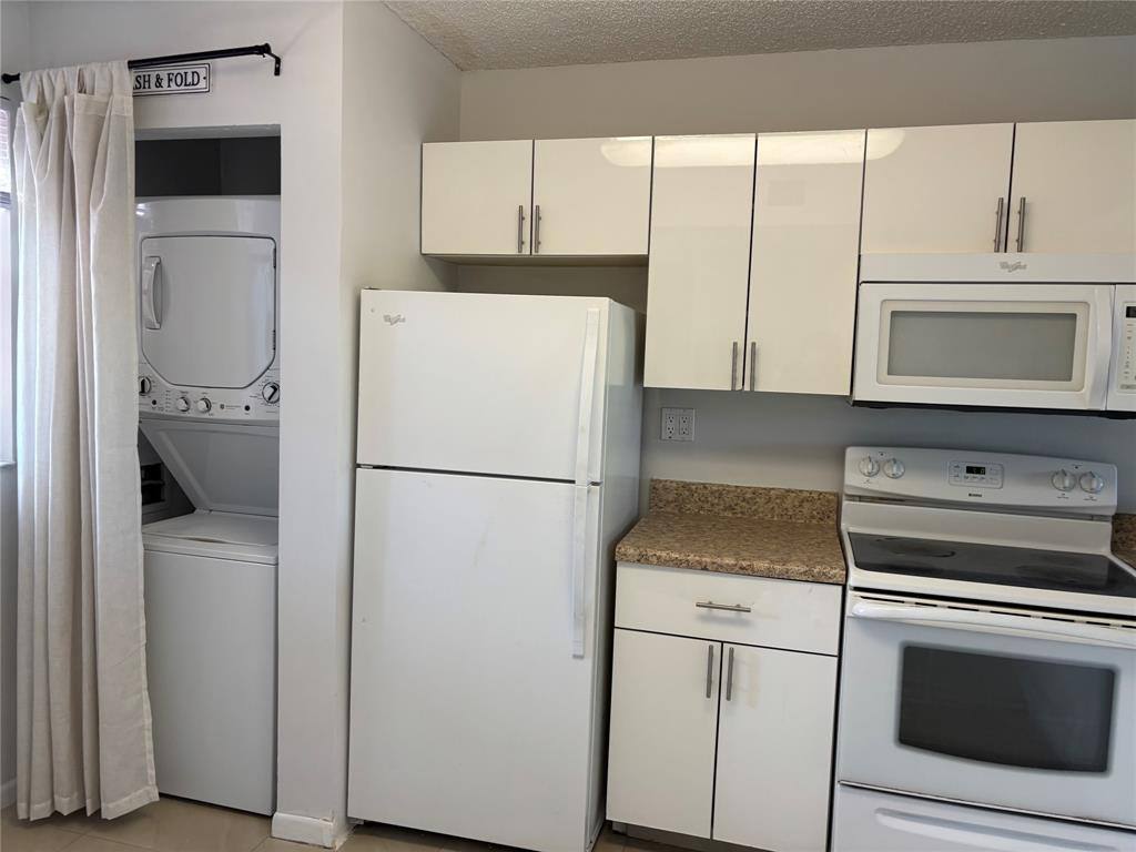 Condo for rent at 9843 Nob Hill Lane, Fort Lauderdale, FL 33351