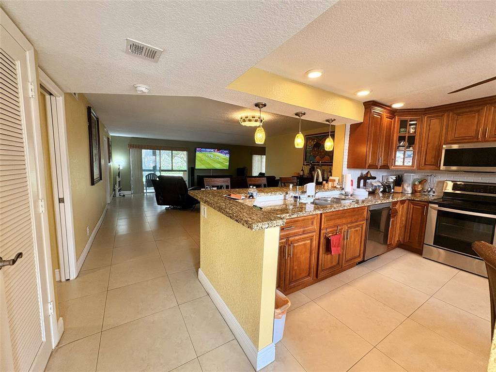 Apartment for rent at 271 S Hollybrook Dr #205, Hollywood, FL 33025