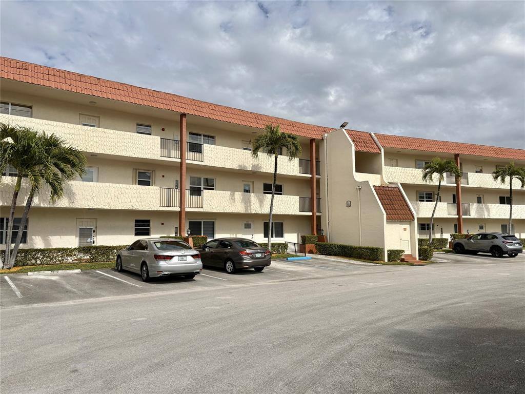 Apartment for rent at 271 S Hollybrook Dr #205, Hollywood, FL 33025