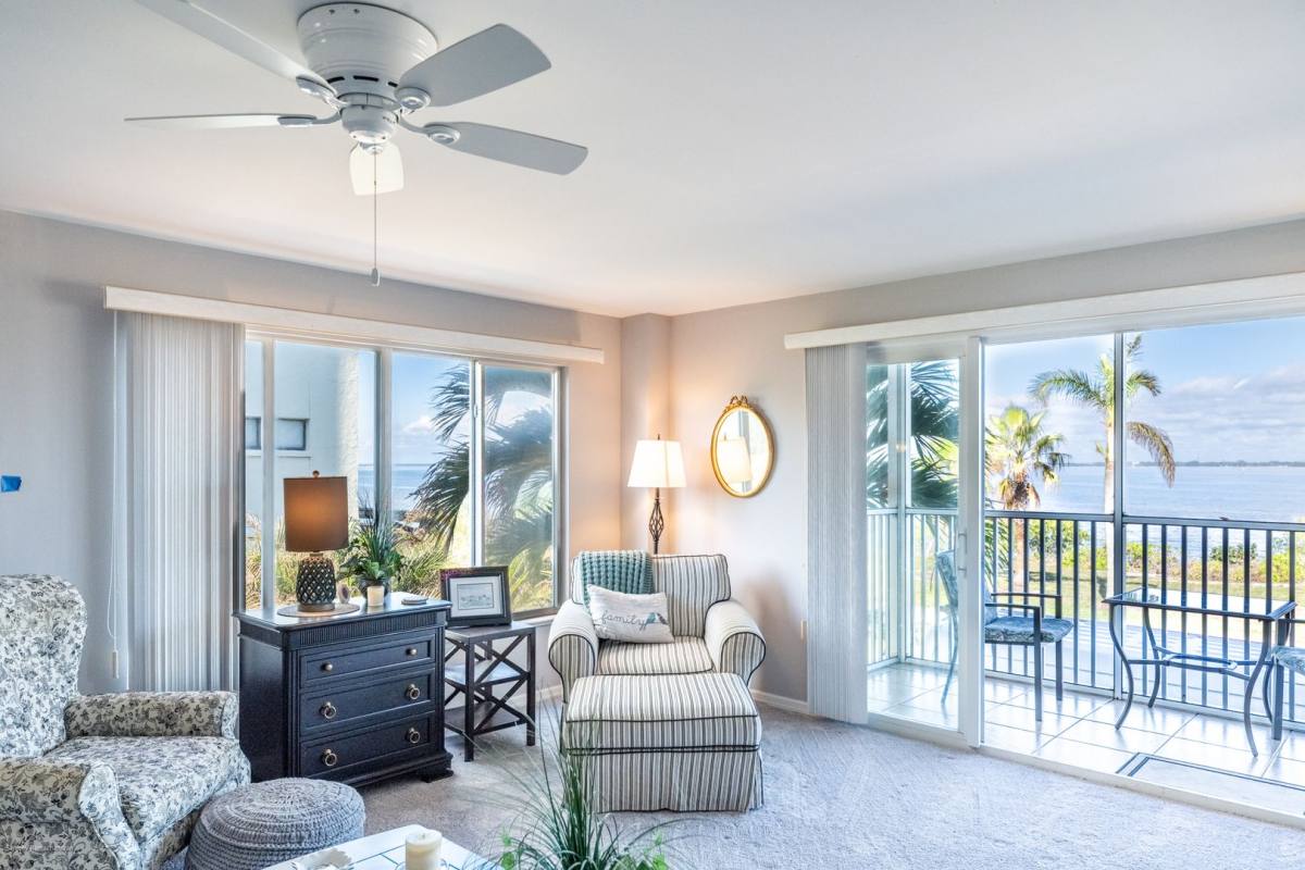 Apartment for rent at 1477 Park Beach Circle, Punta Gorda, FL 33950