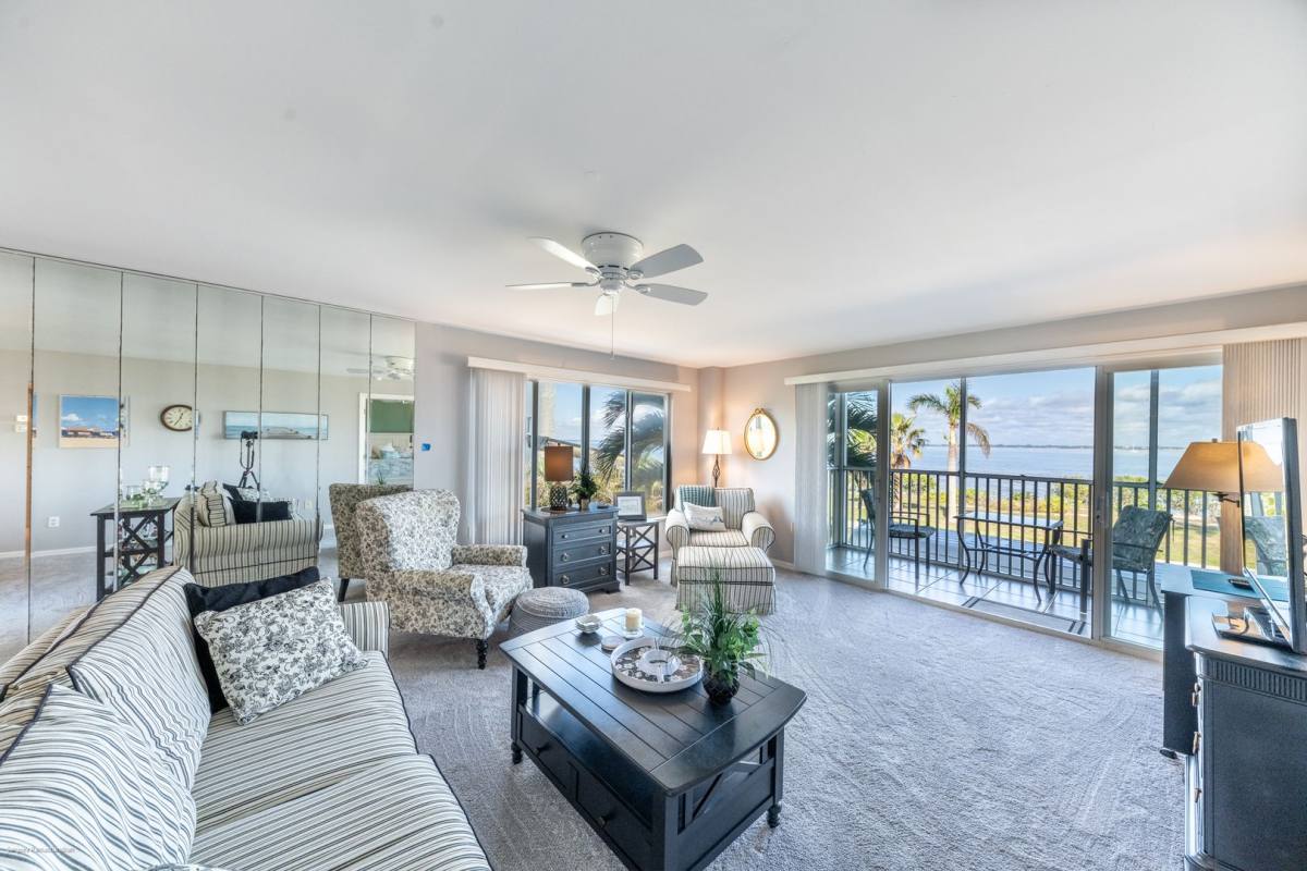 Apartment for rent at 1477 Park Beach Circle, Punta Gorda, FL 33950