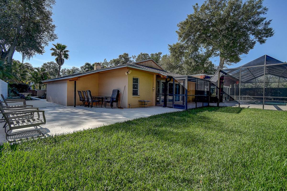 House for rent at 1247 Monticello Blvd, Saint Petersburg, FL 33703