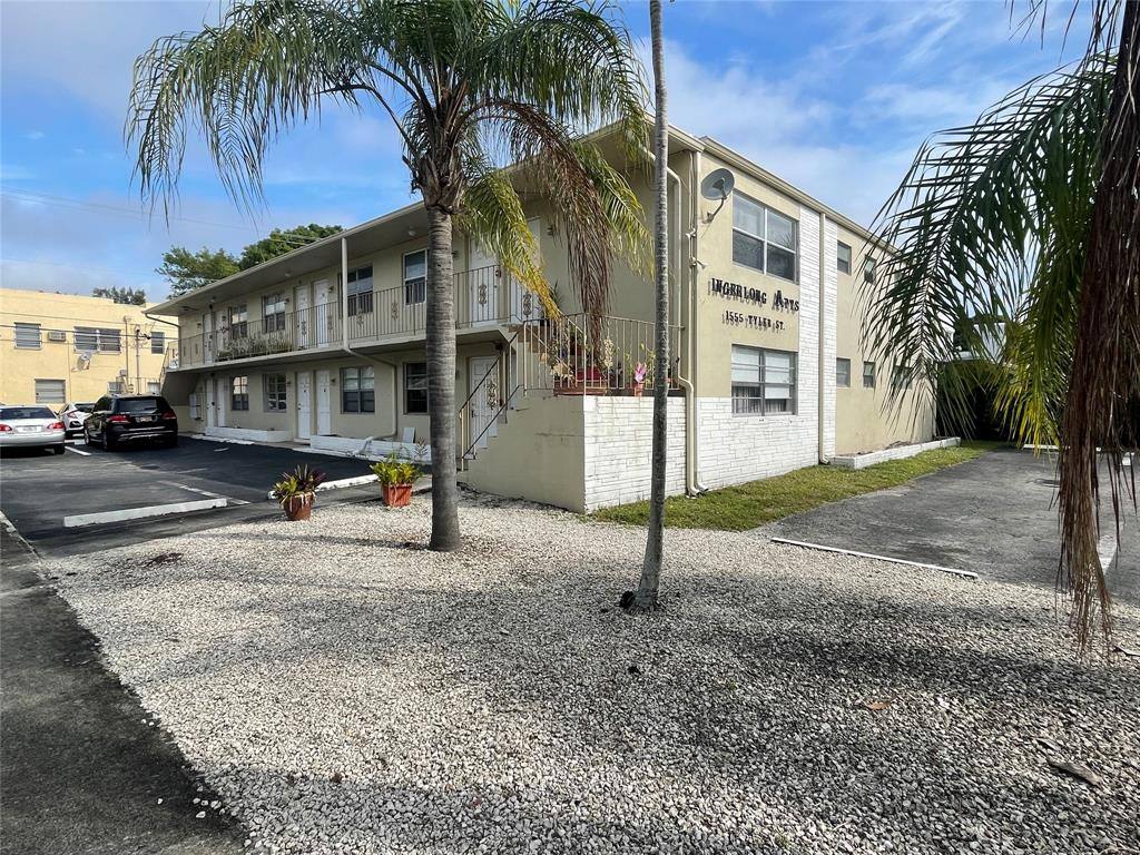 Apartment for rent at 1555 Tyler St #4, Hollywood, FL 33020