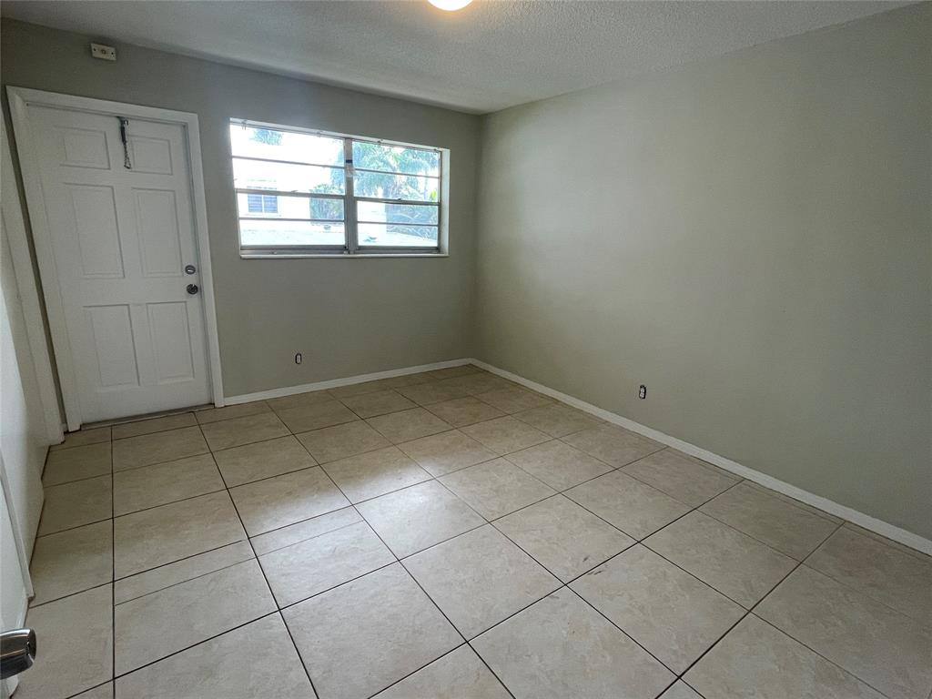 Apartment for rent at 1555 Tyler St #4, Hollywood, FL 33020