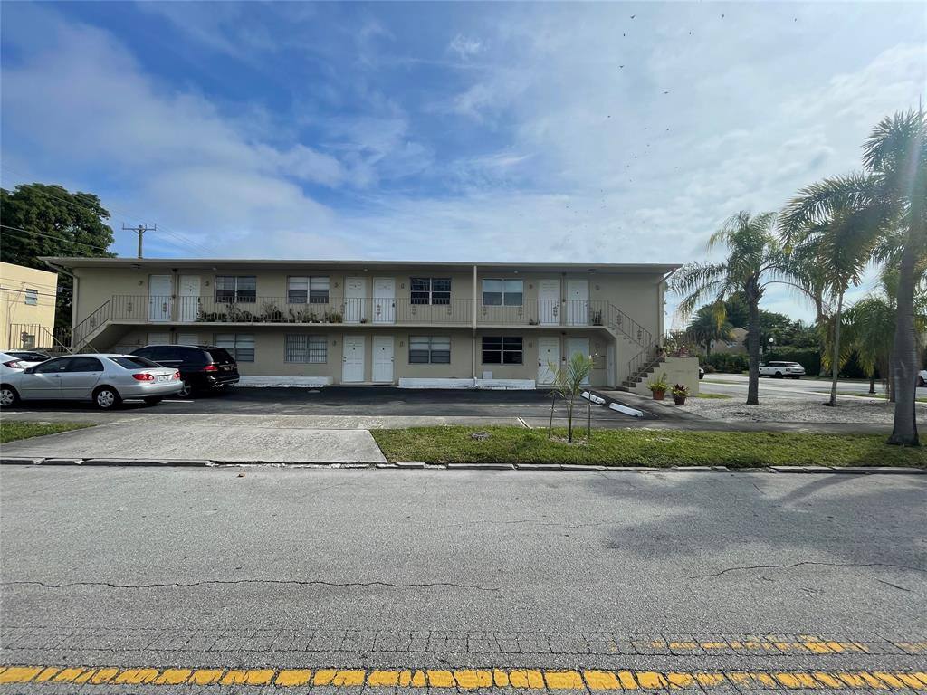 Apartment for rent at 1555 Tyler St #4, Hollywood, FL 33020