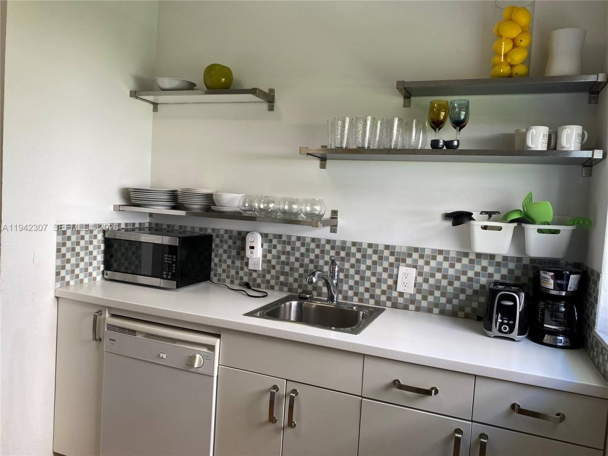 Apartment for rent at 1011 9th St #8, Miami Beach, FL 33139