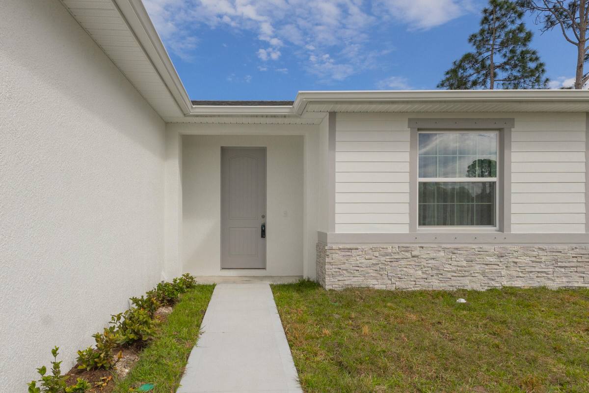 Apartment for rent at 1517 Wacker Ave SE, Palm Bay, FL 32909