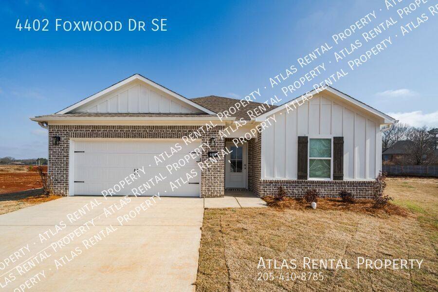 House for rent at 4402 Foxwood Dr SE, Decatur, AL 35603