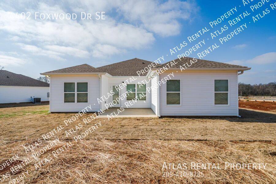 House for rent at 4402 Foxwood Dr SE, Decatur, AL 35603