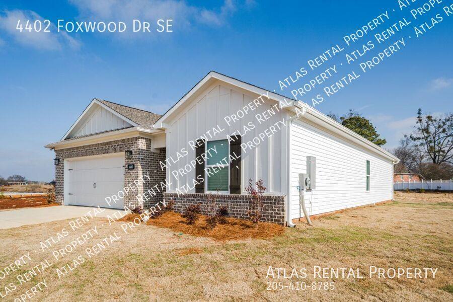 House for rent at 4402 Foxwood Dr SE, Decatur, AL 35603