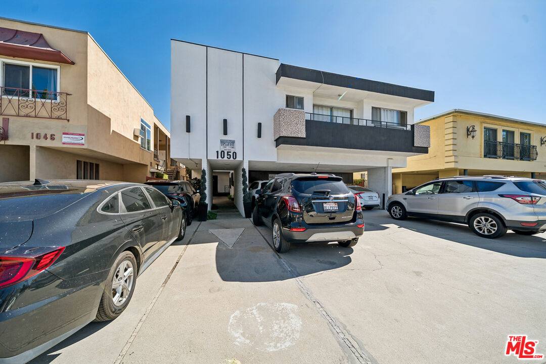 Apartment for rent at 1050 S Wooster St #3, Los Angeles, CA 90035