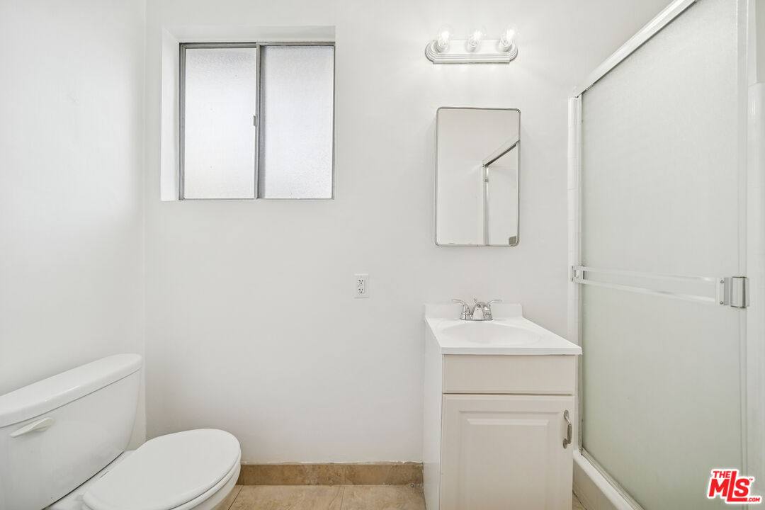 Apartment for rent at 1050 S Wooster St #3, Los Angeles, CA 90035