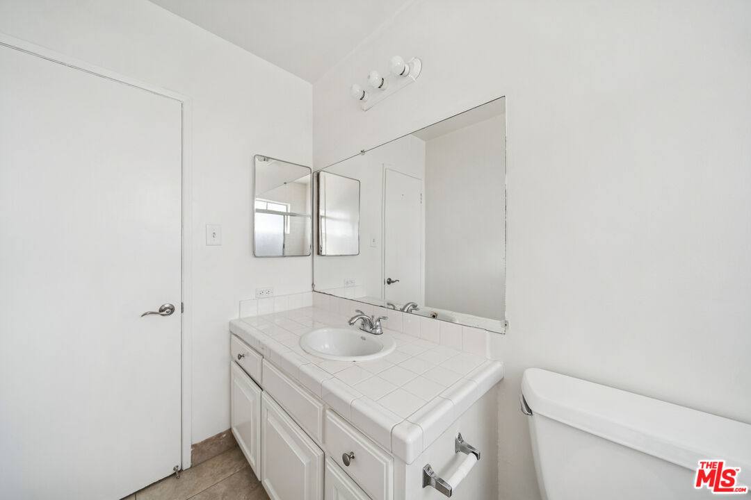 Apartment for rent at 1050 S Wooster St #3, Los Angeles, CA 90035