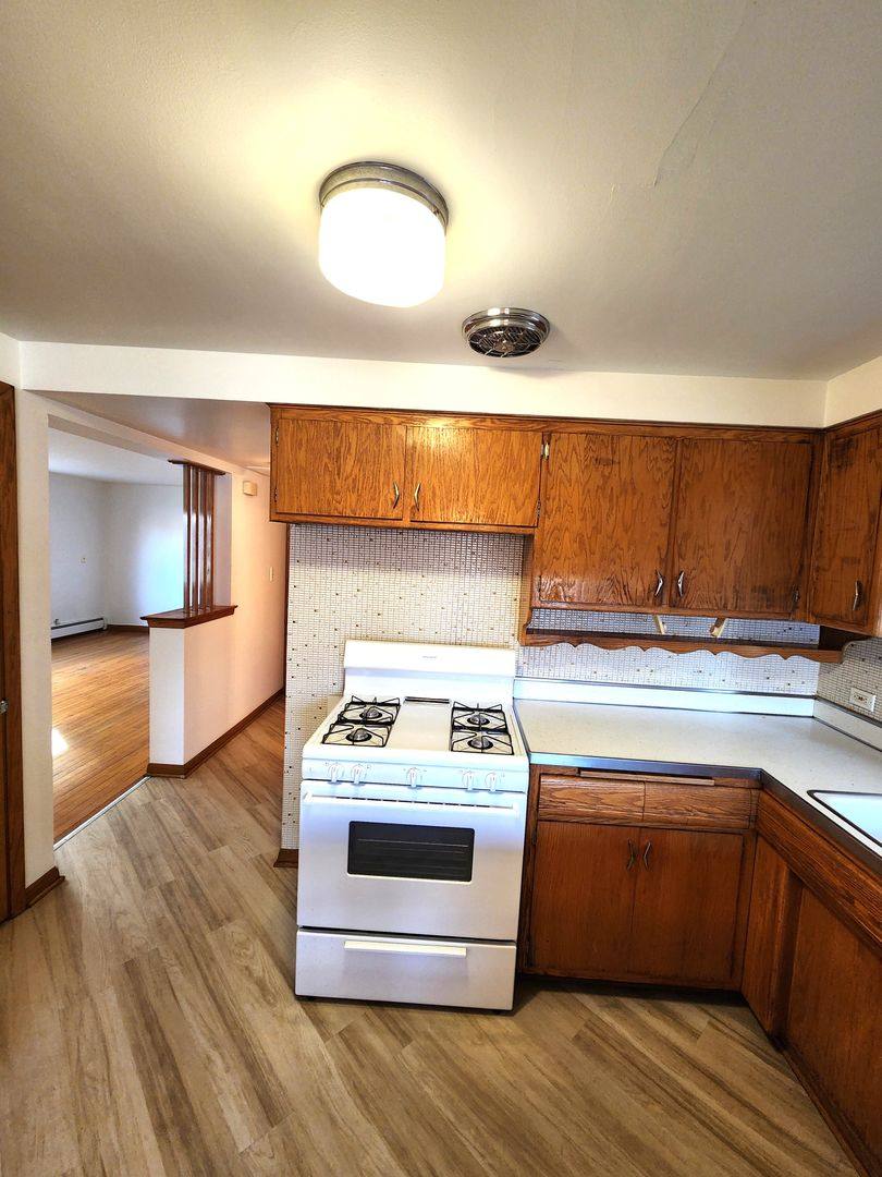 Apartment for rent at 2320 W Roosevelt Rd, Broadview, IL 60155