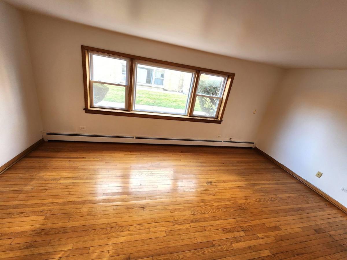 Apartment for rent at 2320 W Roosevelt Rd, Broadview, IL 60155