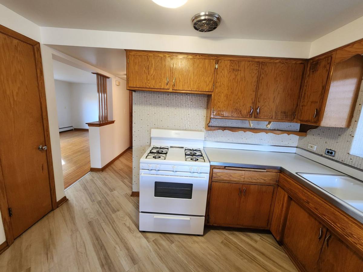 Apartment for rent at 2320 W Roosevelt Rd, Broadview, IL 60155