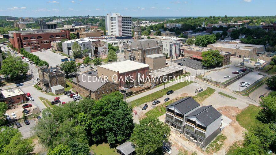 Townhouse for rent at 116 E Mountain St #116, Fayetteville, AR 72701